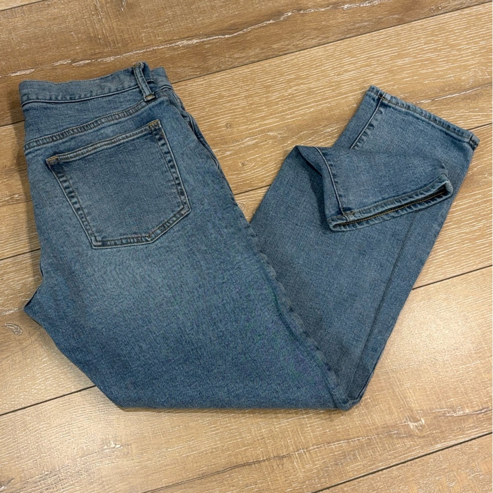 Gap Straight Fit Jeans | Medium Wash | Size 31x32
